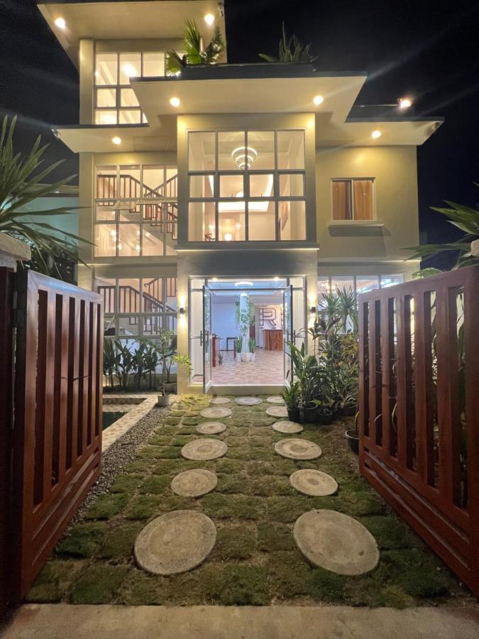 Rich-Vania Suites General Luna  Bagian luar foto