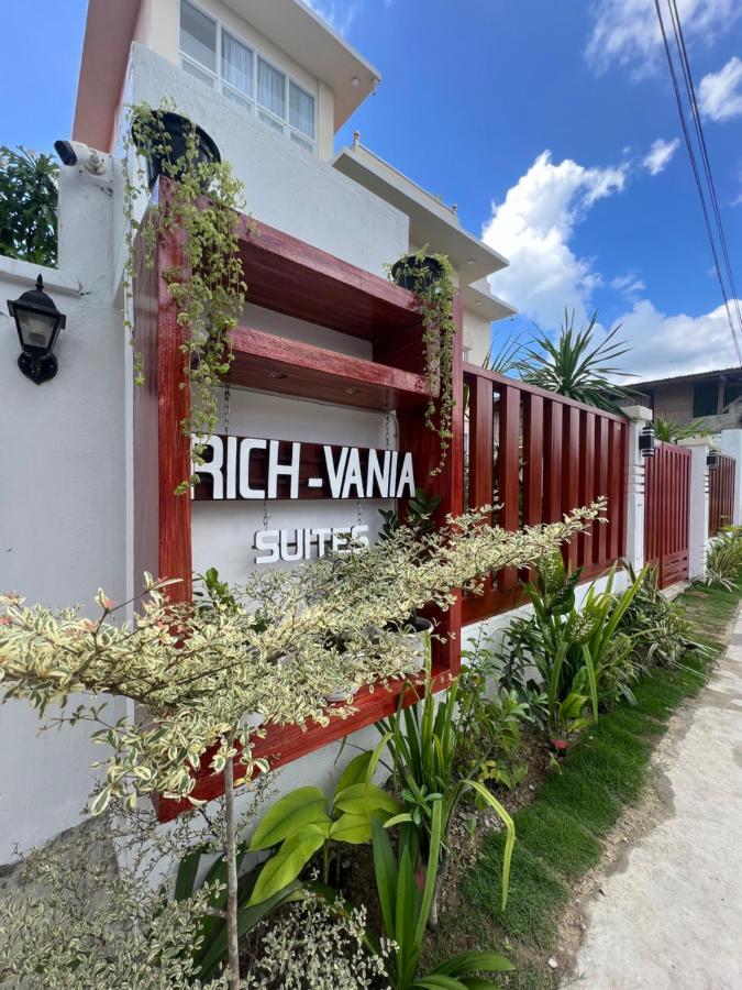 Rich-Vania Suites General Luna  Bagian luar foto