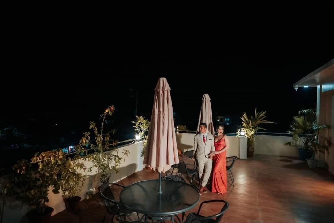 Rich-Vania Suites General Luna  Bagian luar foto