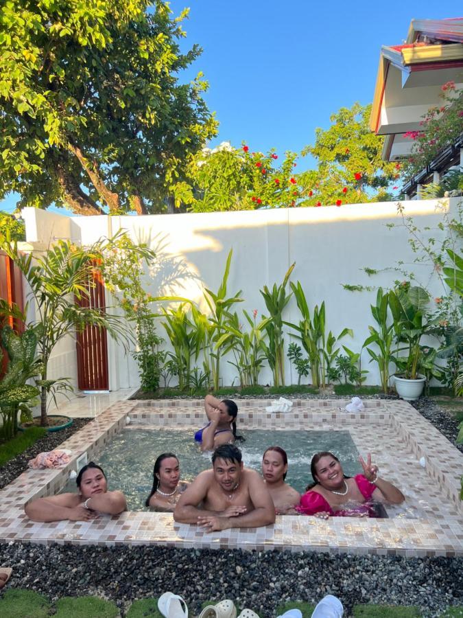 Rich-Vania Suites General Luna  Bagian luar foto