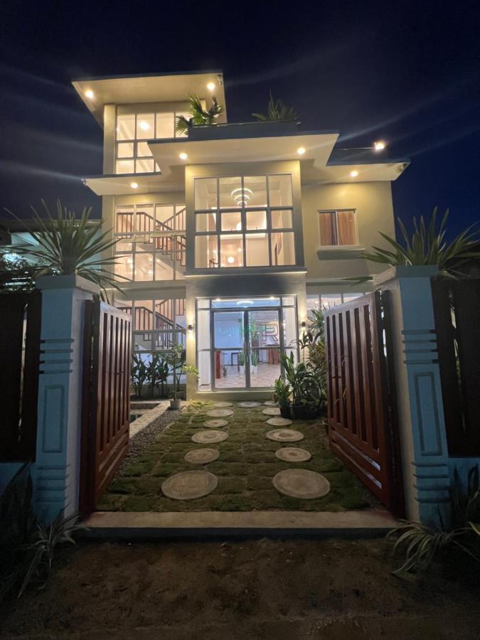 Rich-Vania Suites General Luna  Bagian luar foto