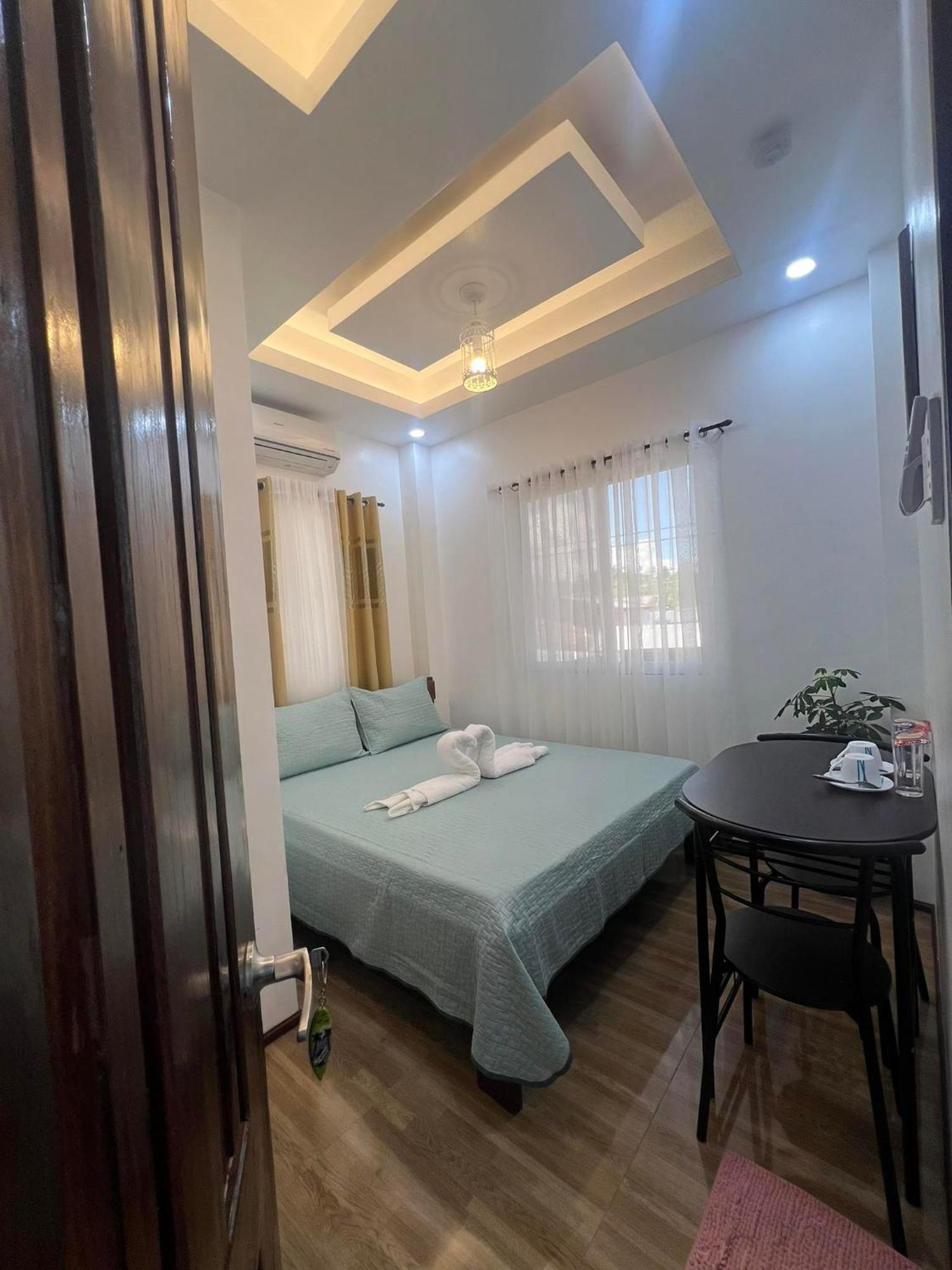 Rich-Vania Suites General Luna  Bagian luar foto