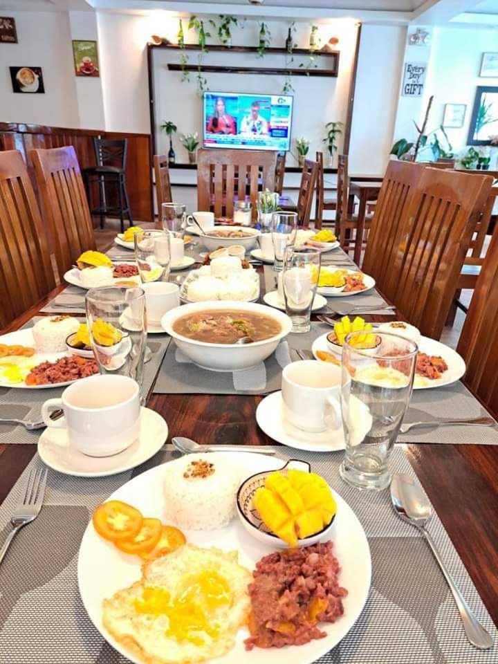 Rich-Vania Suites General Luna  Bagian luar foto